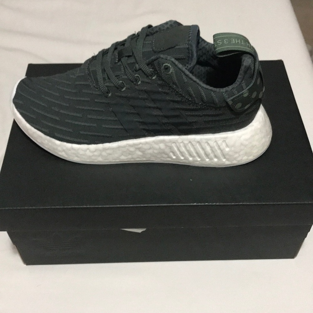 Adidas NMD R2